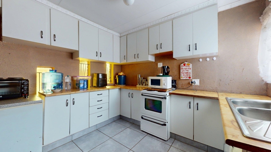 4 Bedroom Property for Sale in Promosa North West